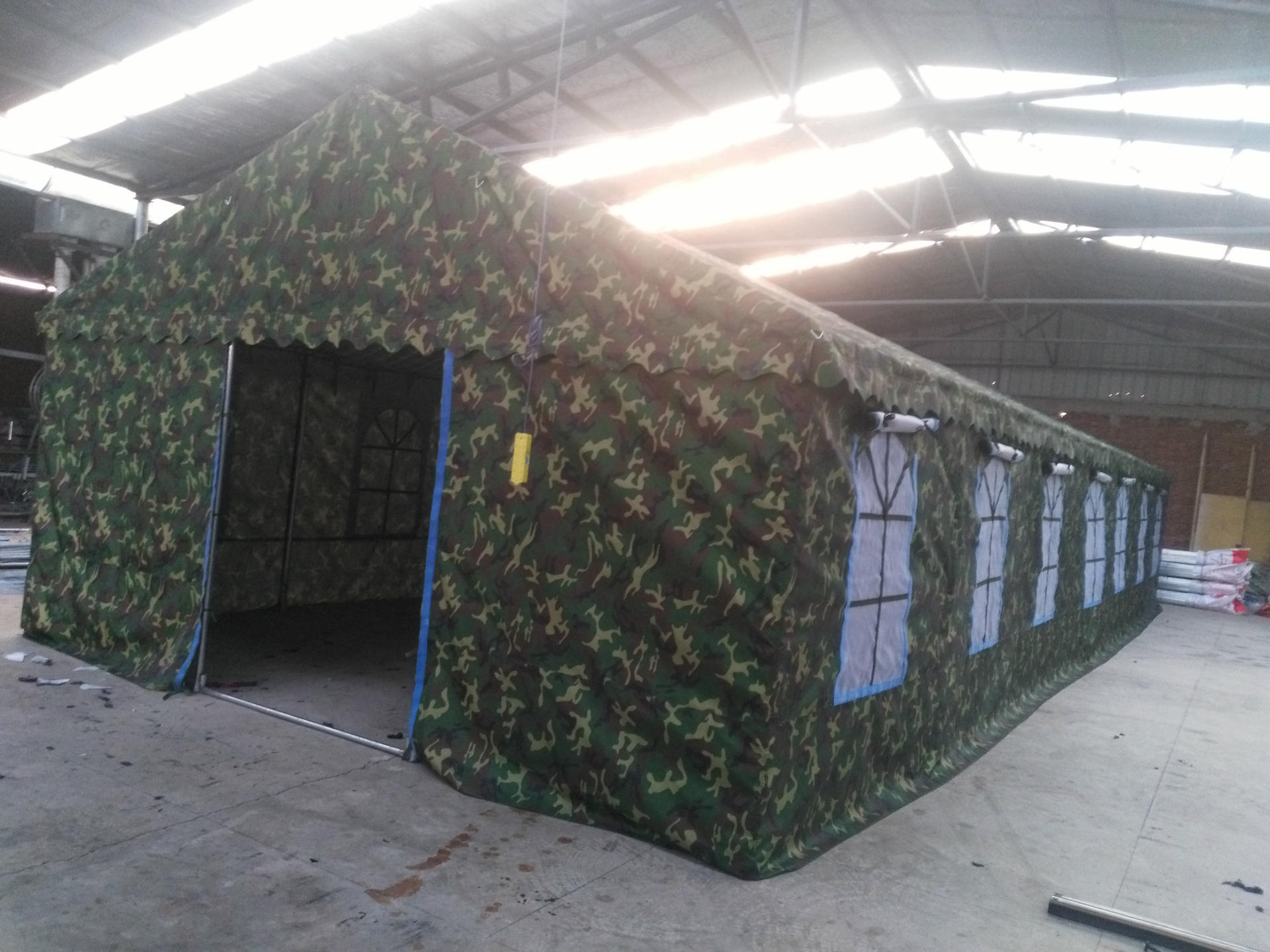 多功能帐篷的多样化应用 从流动包桌酒席到军用迷彩帐篷